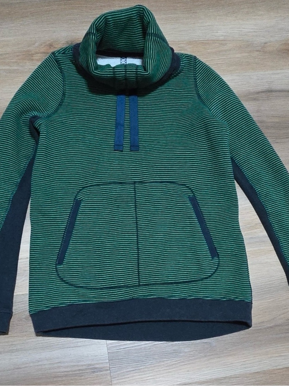 Lululemon Avenue Pullover Green Navy Striped Crewneck Sweatshirt